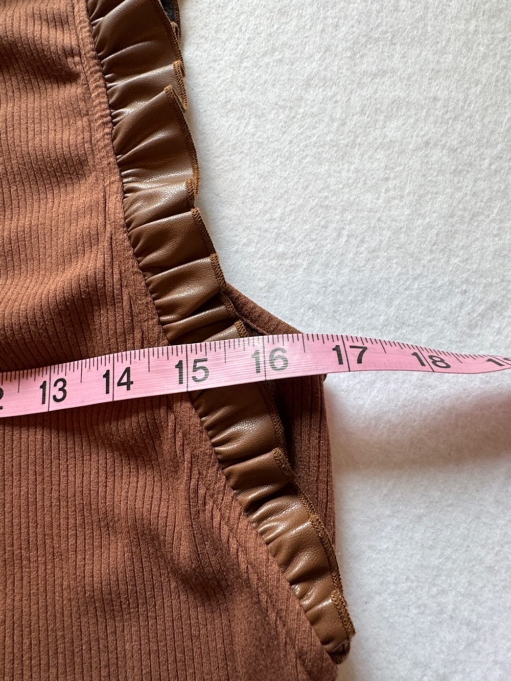 SUNDAY'S IN BROOKLYN Stretchy Brown Ribbed Faux Leather Ruffle Trim Top Size XL - Picture 4 of 6